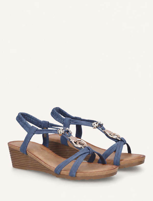 Sandalias de Cuña con Adornos Metálicos