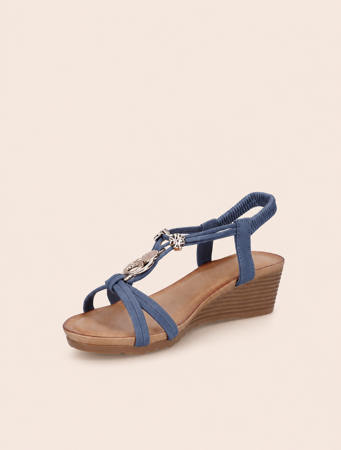 Sandalias de Cuña con Adornos Metálicos