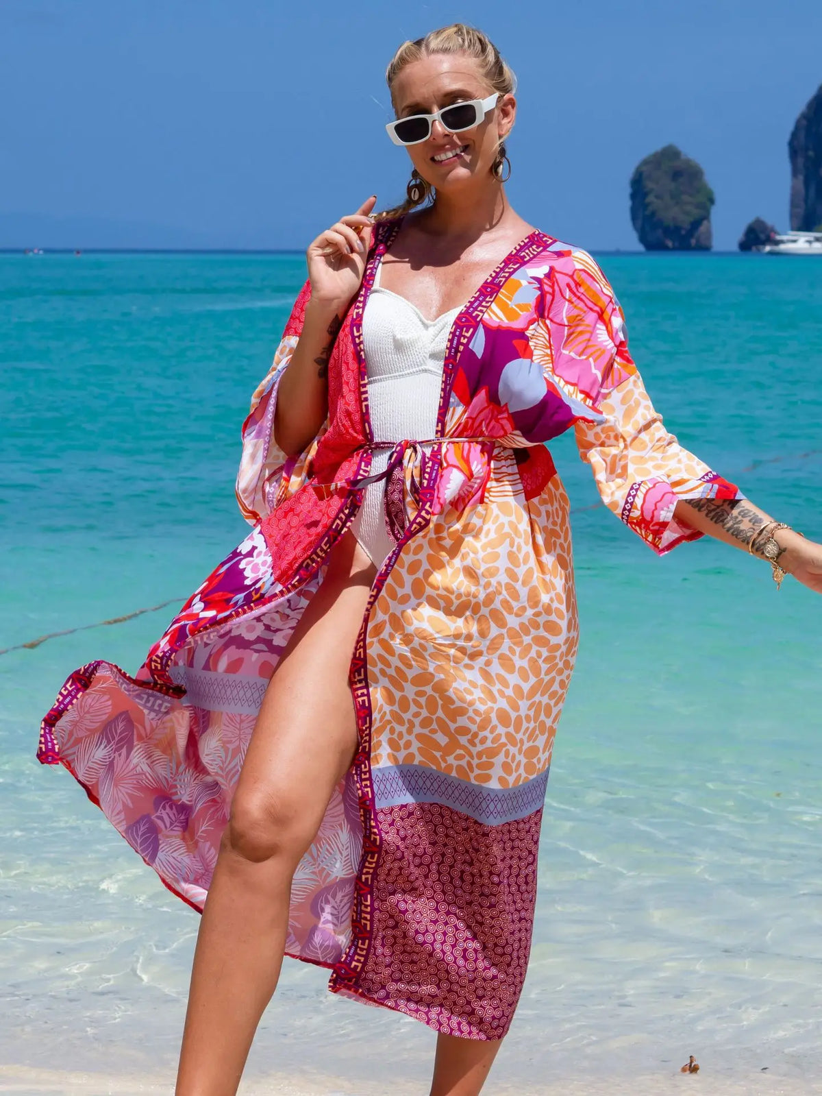 Denia | Kimono Versátil Tejido Japonés · Coral Vibrante