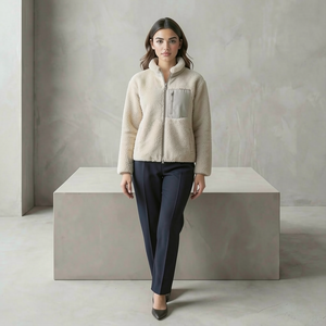 Chaqueta borreguito con cremallera y cuello alto