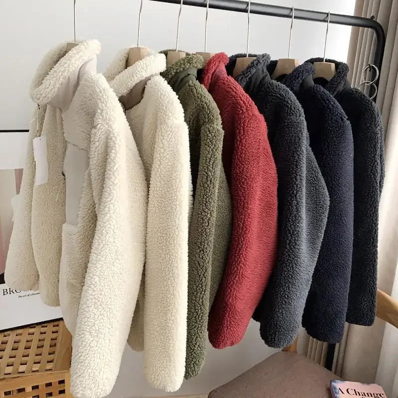 Chaqueta borreguito con cremallera y cuello alto