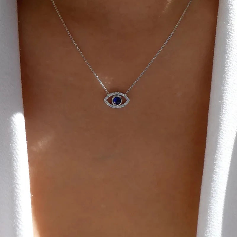 Exquisito collar de mal de ojo con diamantes de imitación