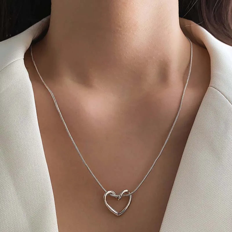 Nuevo collar con colgante de corazón de amor