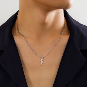Collar con colgante de relámpago geométrico de Metal