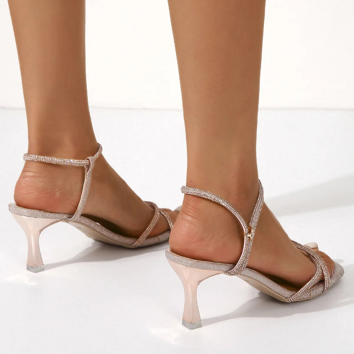 Sandalias plateadas para mujer