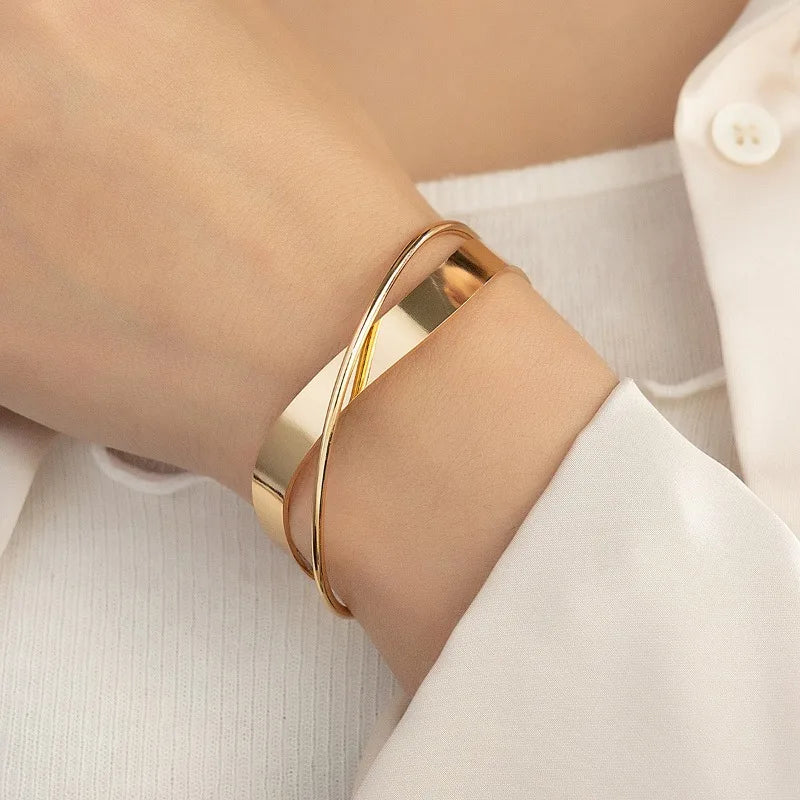Pulsera Mobius chapada en oro Nuevos diseños 2026