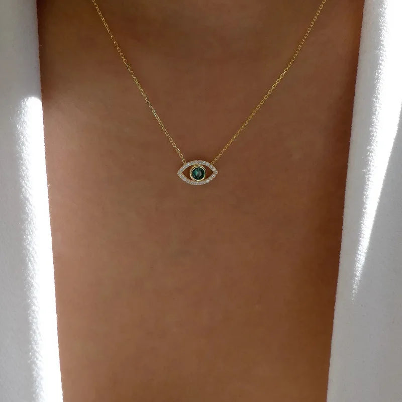 Exquisito collar de mal de ojo con diamantes de imitación